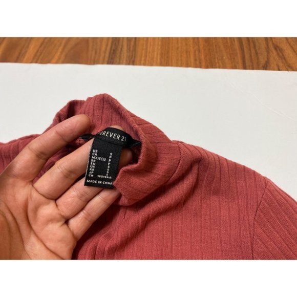 Forever 21 Mauve Ribbed Long Sleeve Crop Top- size small - Picture 6 of 6